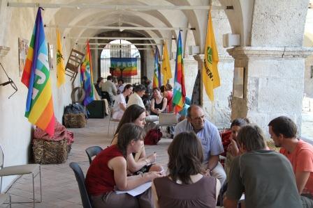 Gerace, discussions in the patio