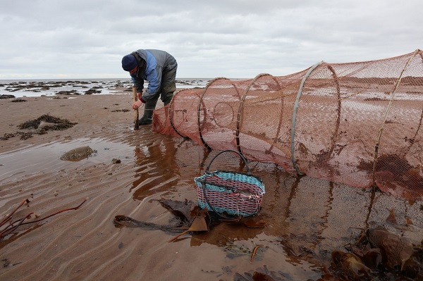 Community detects important changes in their rivers and elaborate solutions